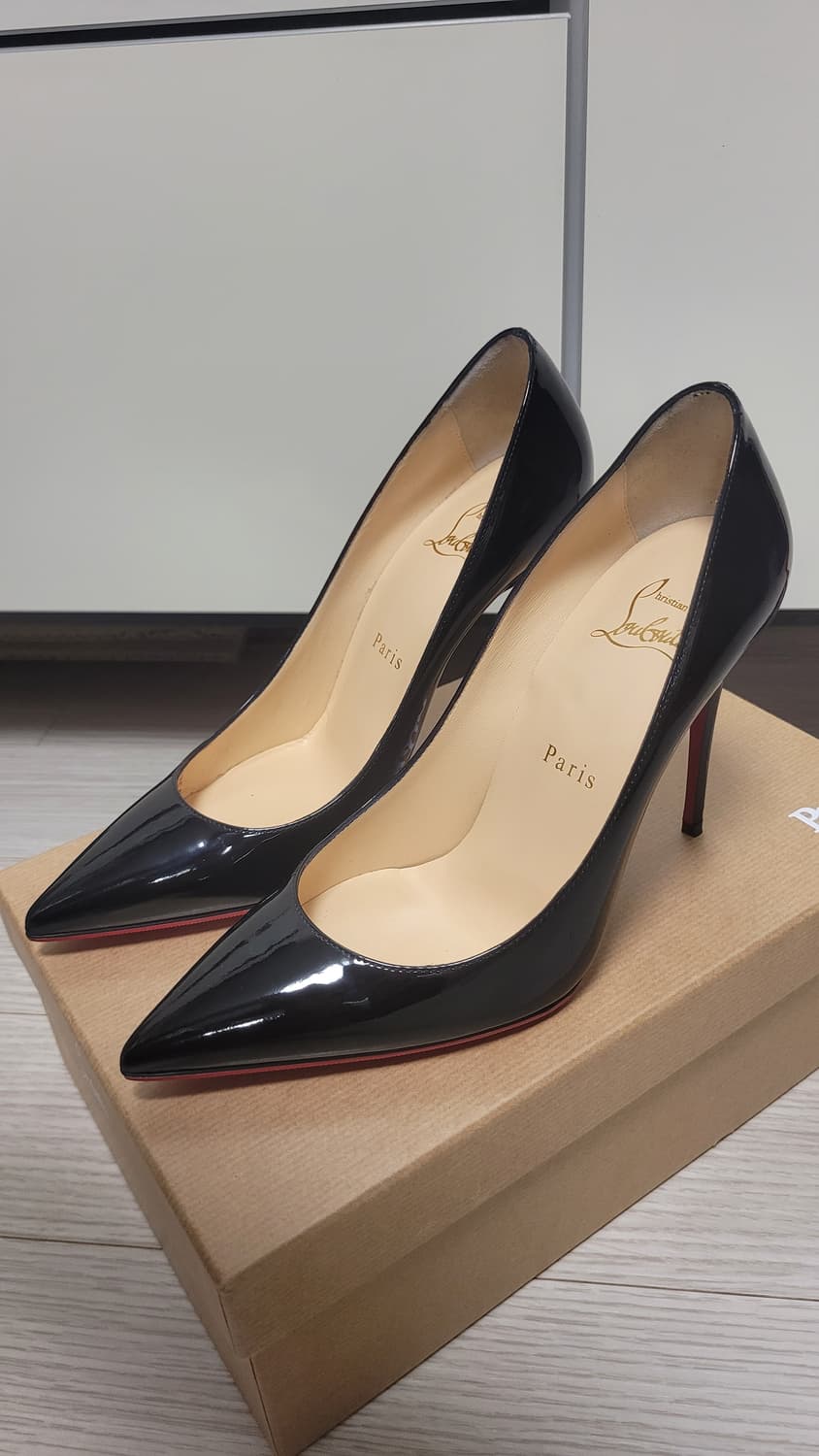 크리스찬 루부탱 케이트100 페이턴트 블랙 36.5 판매합니다. 상품이미지1
