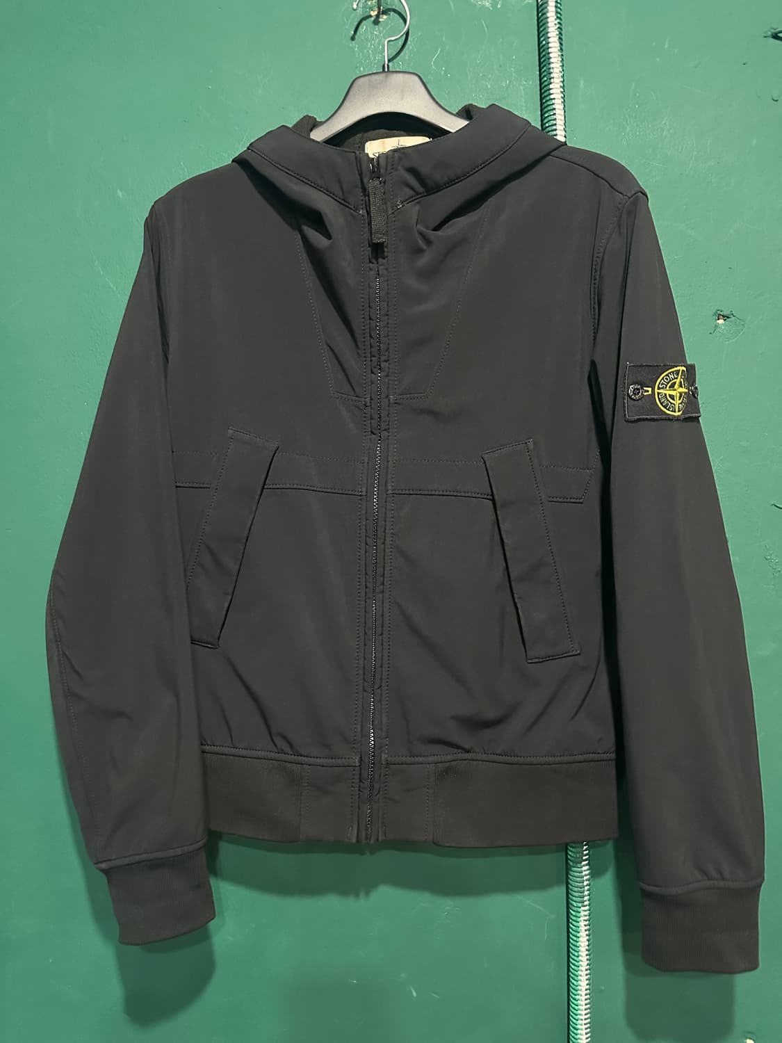 스톤아일랜드 소프트쉘 M 상품이미지1