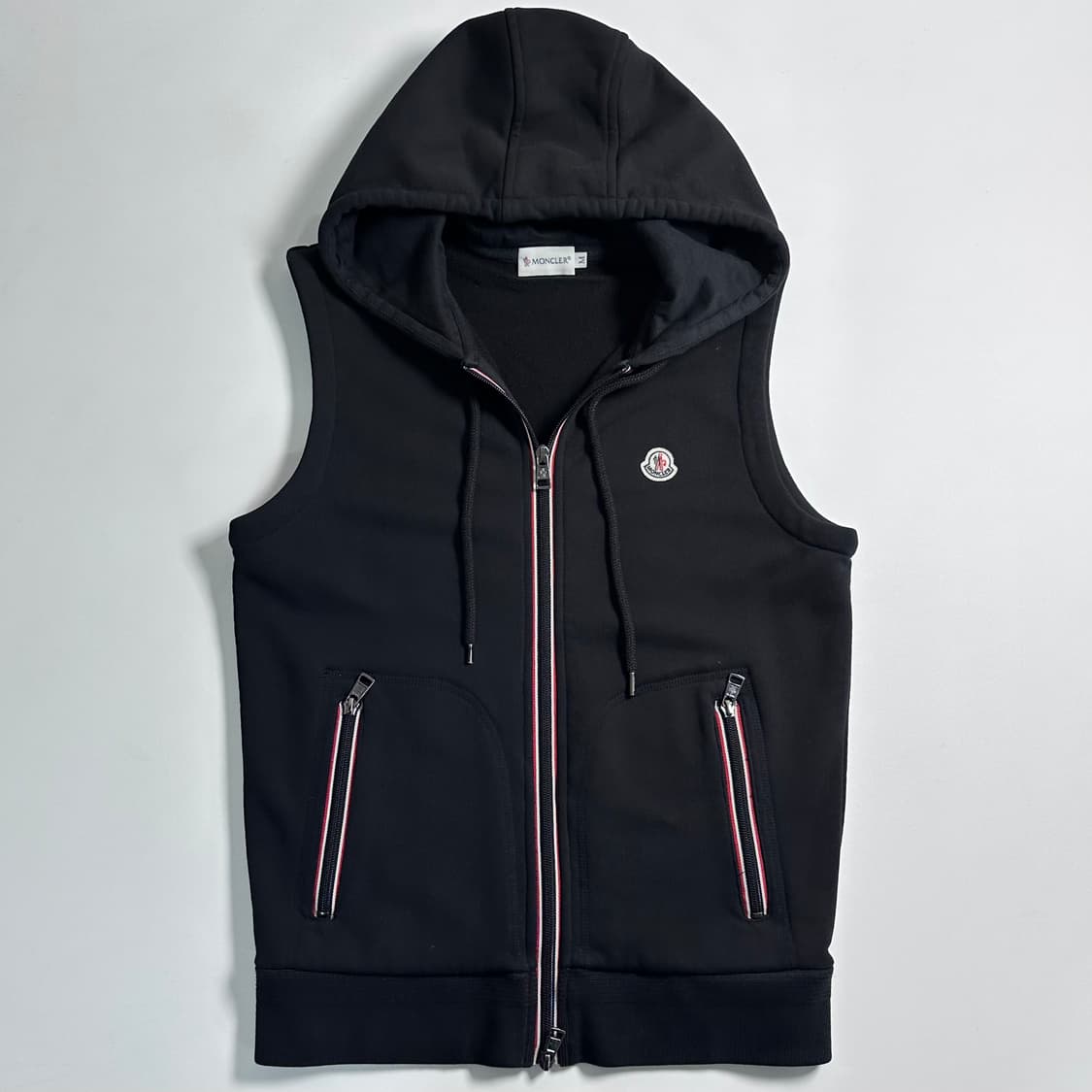 몽클레어 블랙 조끼 후드집업 상품이미지1