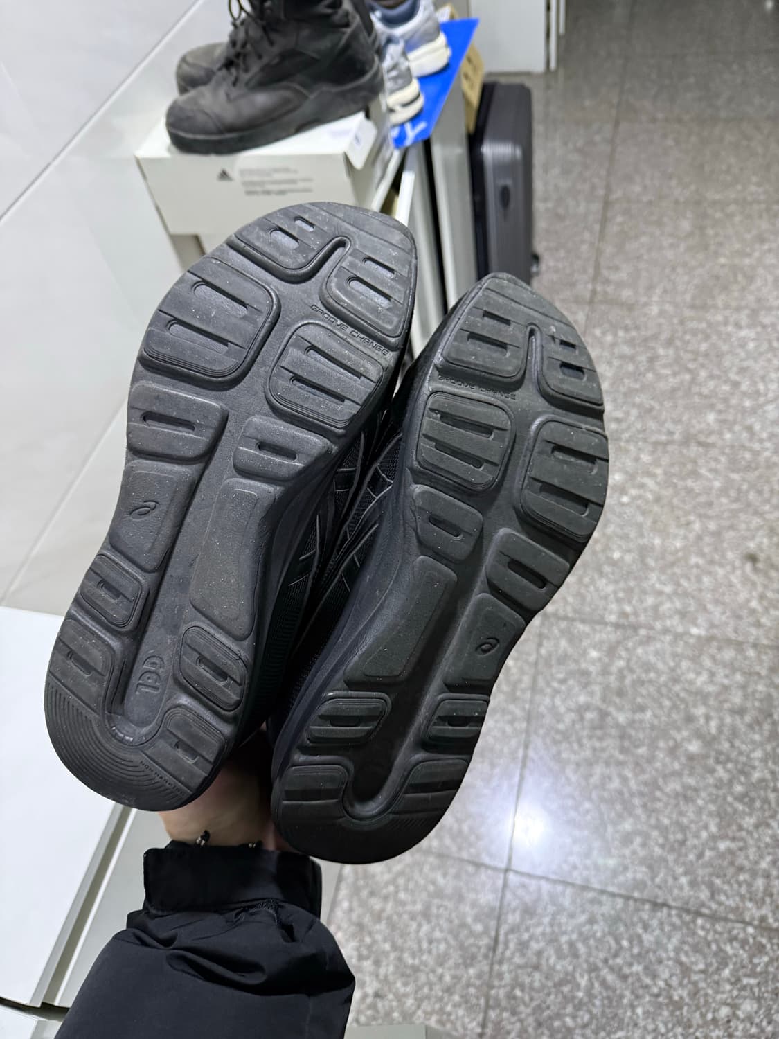 아식스 라이프워커 010 블랙 - 3E 와이드(280) 상품이미지3