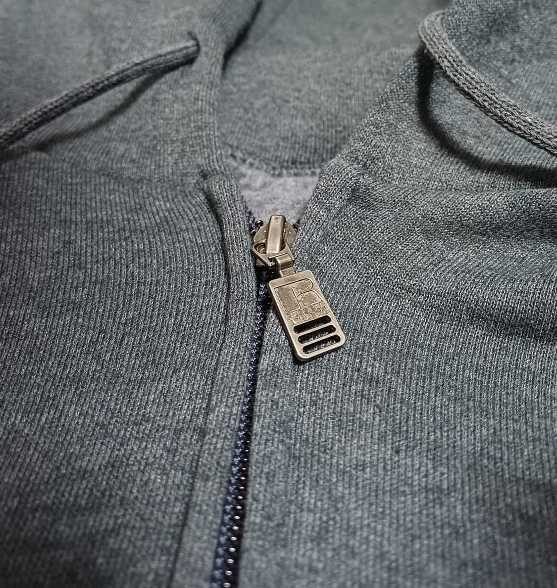 🏈 Russell Zip-up Hoodie - Dark Grey 상품이미지4