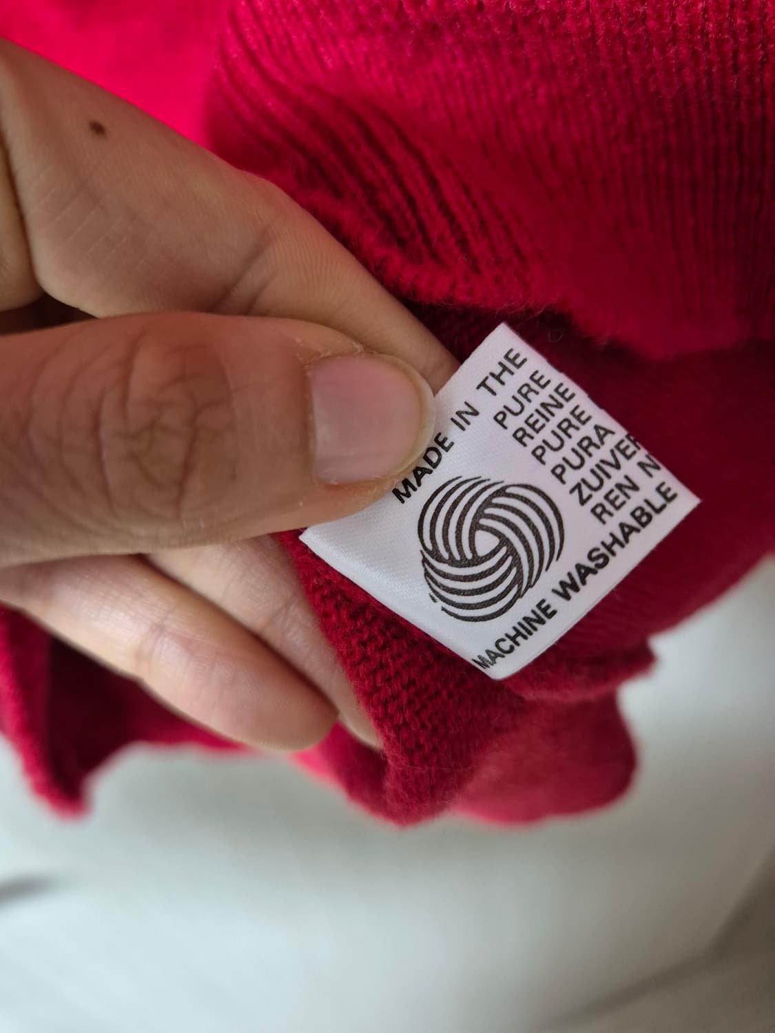 (정품) 버버리  루즈핏 퓨어 램스울 니트 스웨터  스코틀랜드 상품이미지8