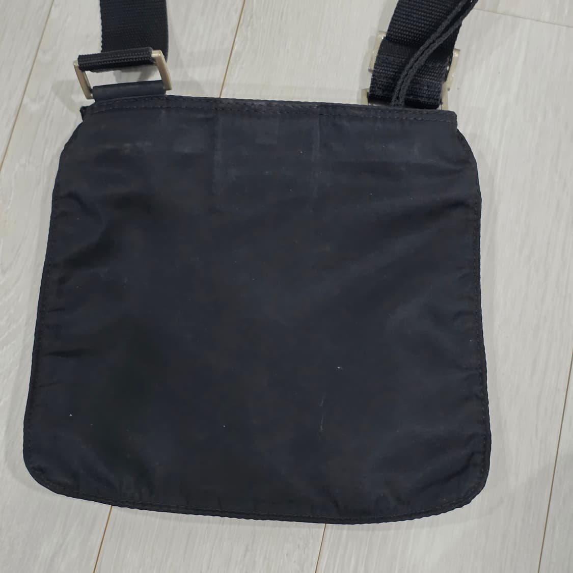 프라다 테수토 나일론 플랫 미니 크로스백 숄더백 상품이미지3