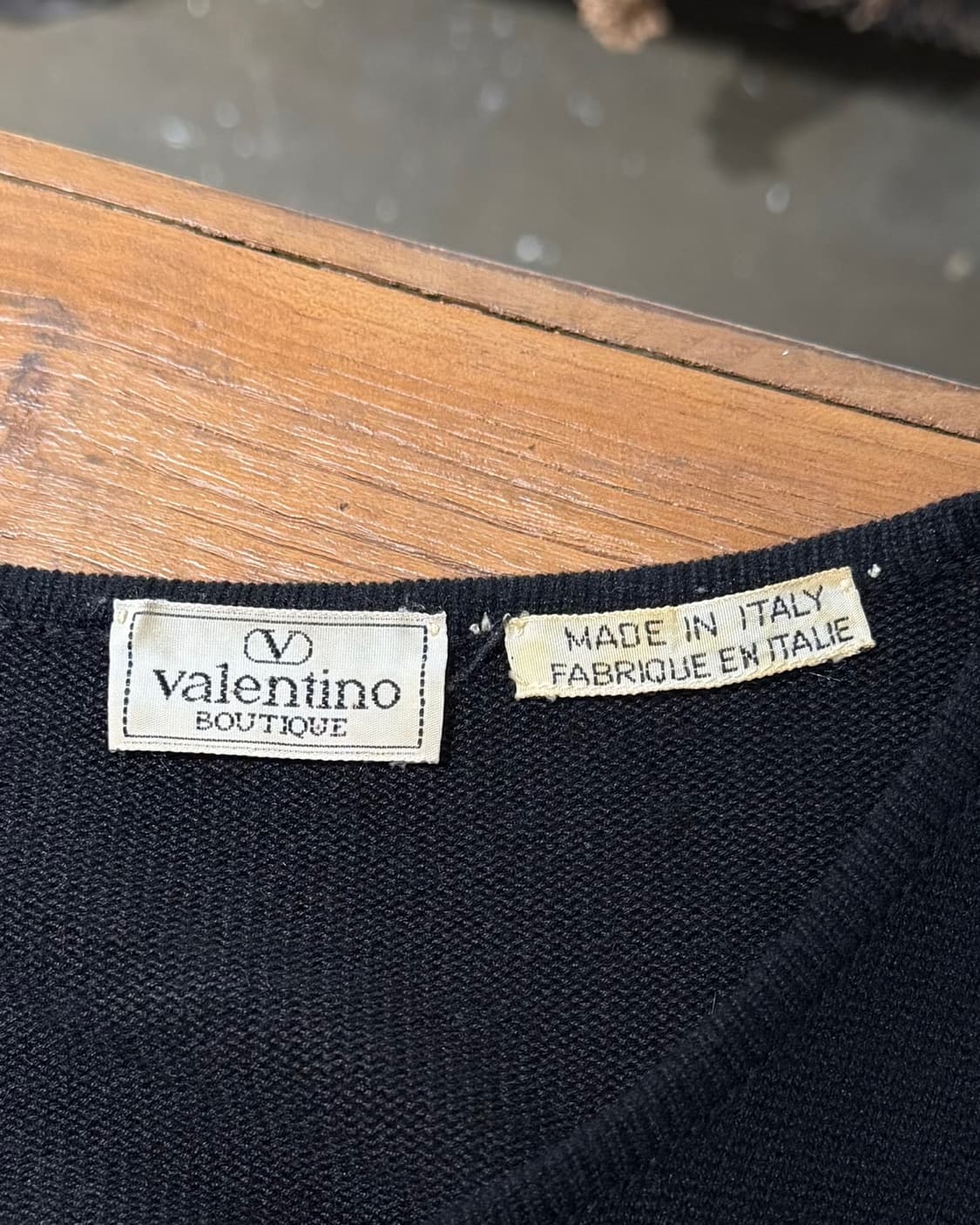 발렌티노 부티크 블랙 금장 버튼 태슬 디테일 가디건 상품이미지7