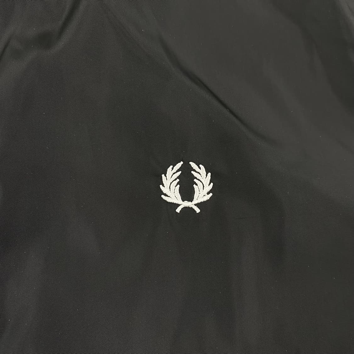 프레드페리 자수 스몰 로고 블랙 나일론 자켓 (105) 상품이미지3