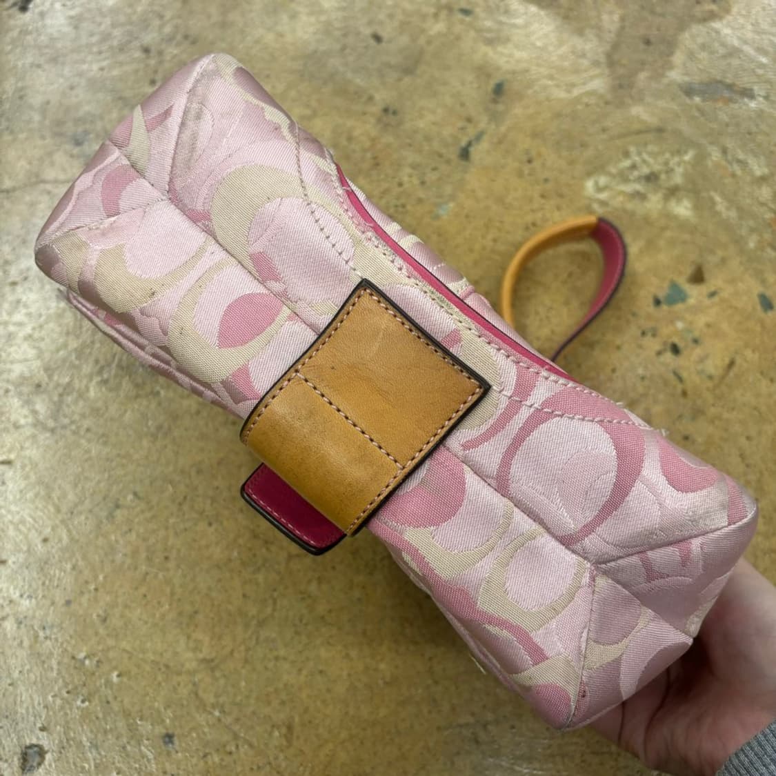 코치 핑크 C패턴 숄더백 가방  상품이미지4