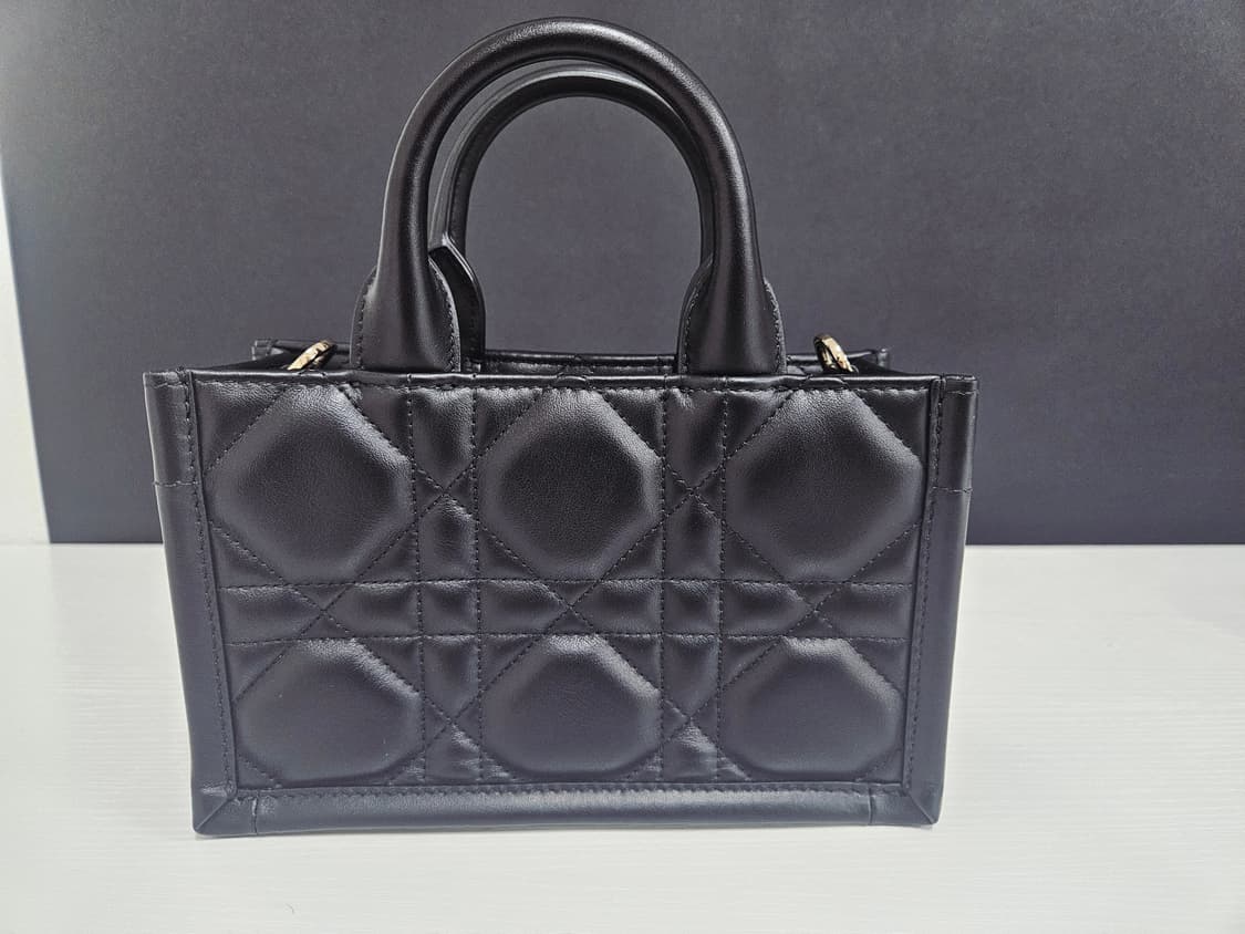 디올 스트랩 북도트 미니백 블랙(영수증포함 풀구성 새상품급) 상품이미지3