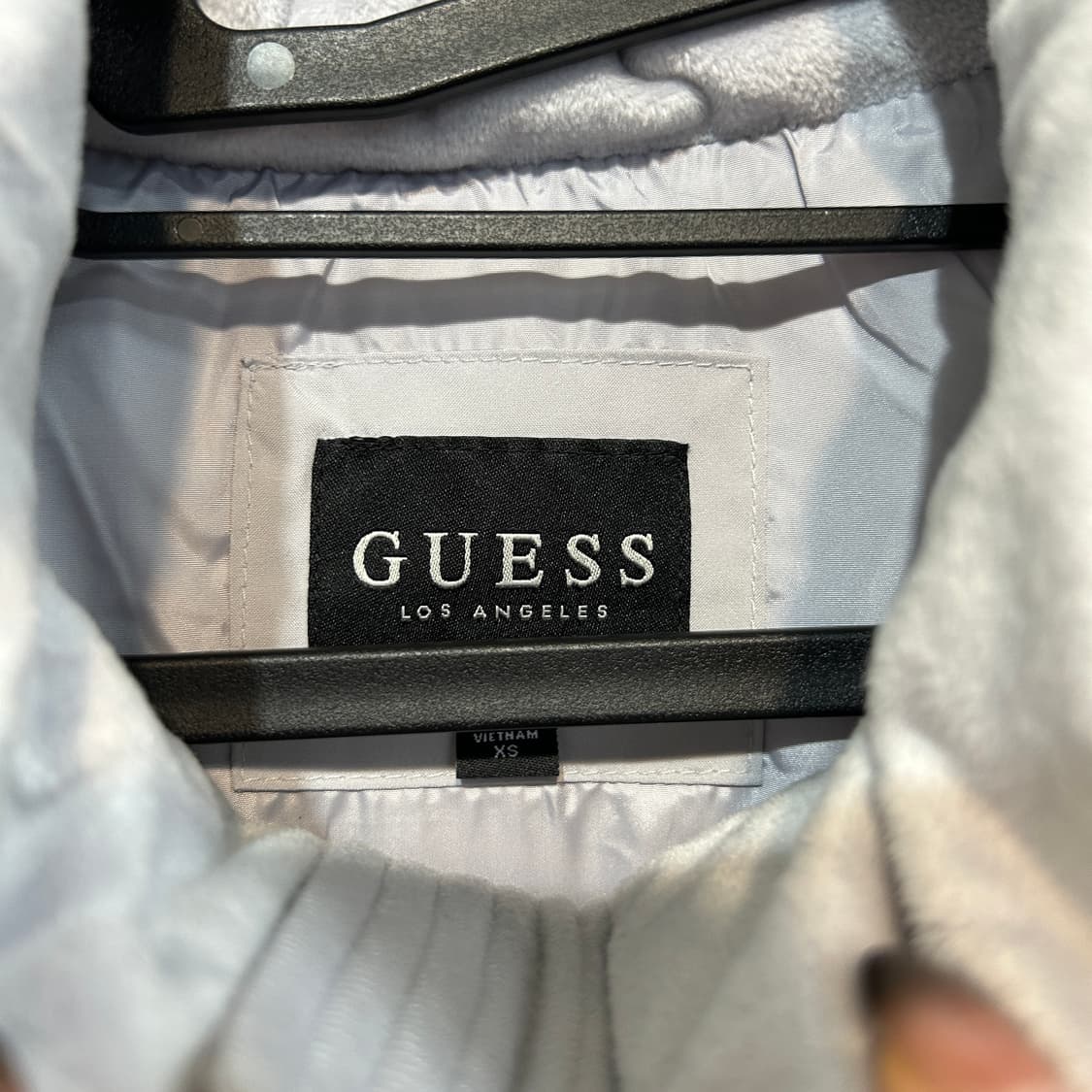 게스 2023 여성 오리털 푸퍼 패딩 상품이미지2