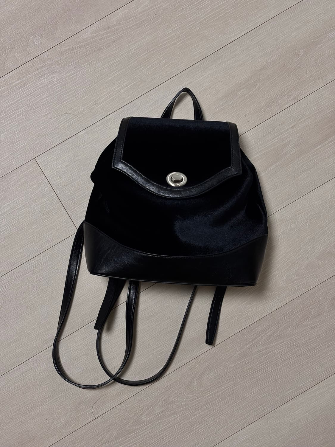 오브히 (구 백투베이직스) 미뇽백팩 벨벳블랙 상품이미지4