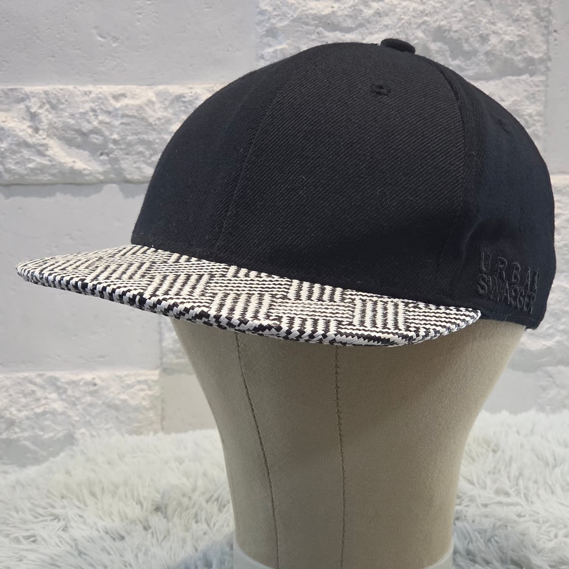 L5-5:어반스웨거 블랙 & 헤링본 챙 스냅백(56-59 cm) 상품이미지3