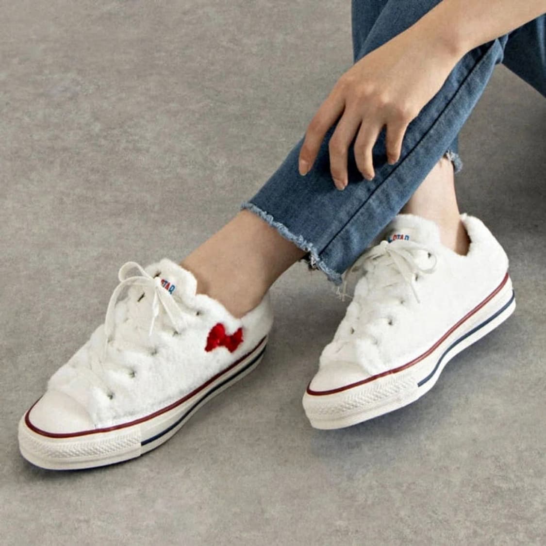 컨버스 올스타 헬로 키티 OX 퍼 화이트 상품이미지1