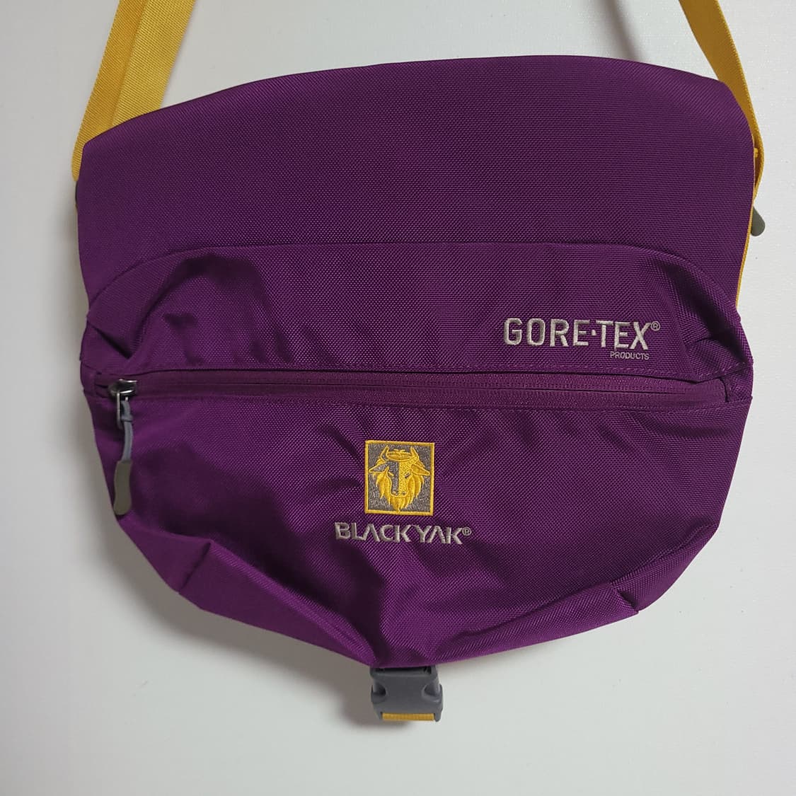블랙야크 고어텍스 크로스백 퍼플 등산 운동 상품이미지2