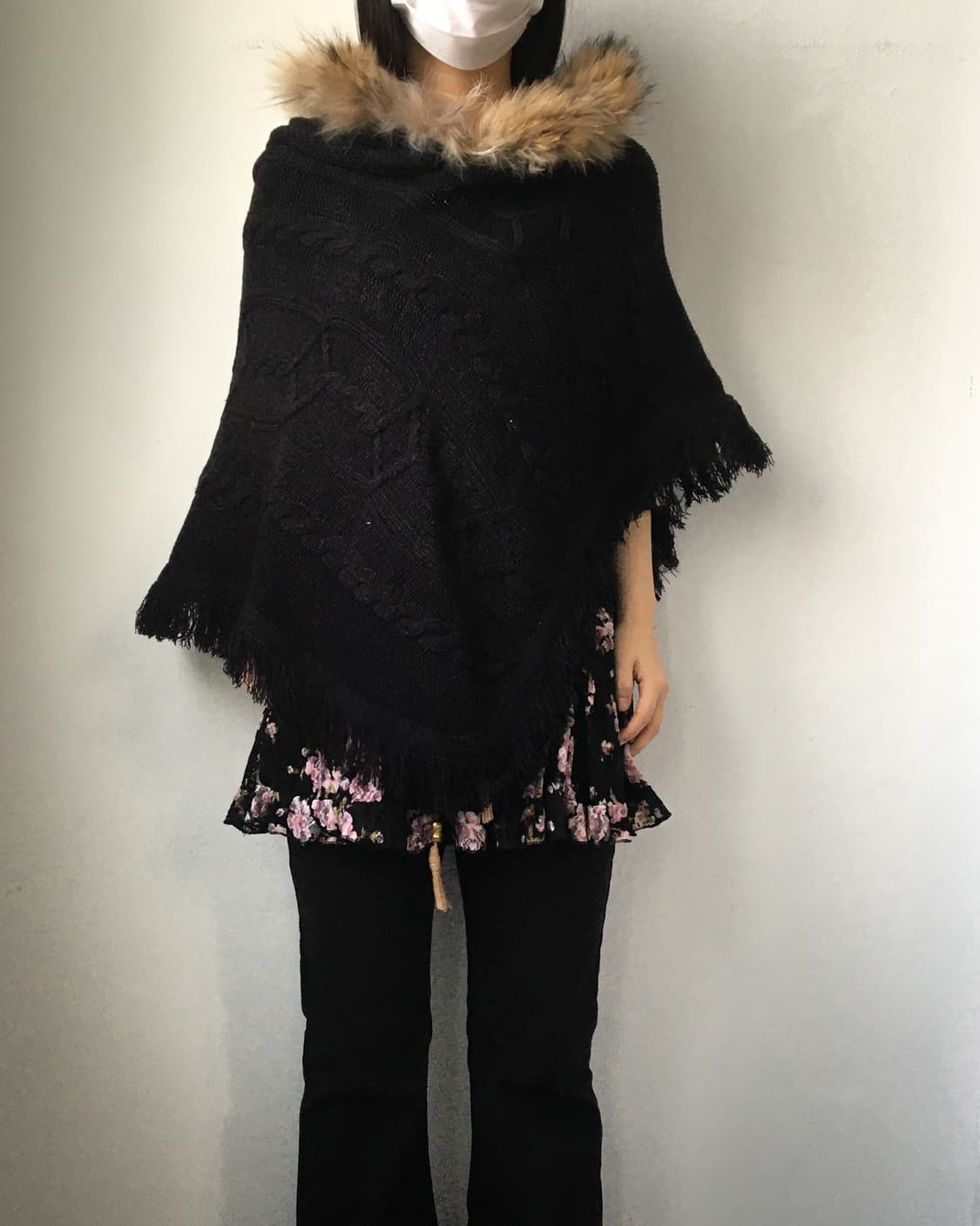 Fake fur hood fringe knit cape 상품이미지8