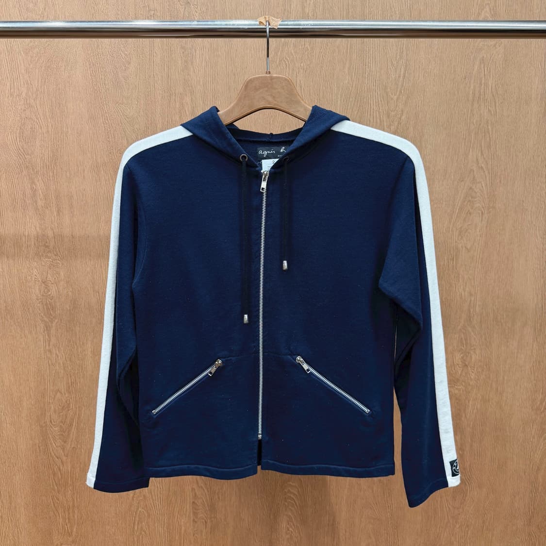 아네스베 크롭 후드 집업 소매 화이트 배색 라인 지퍼 포켓 디테일 네이비 상품이미지2
