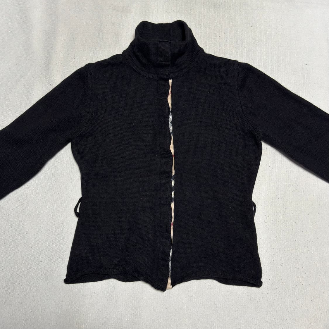 L 버버리 여성용 메리노 울 블랙 히든버튼 하이넥 가디건 상품이미지3