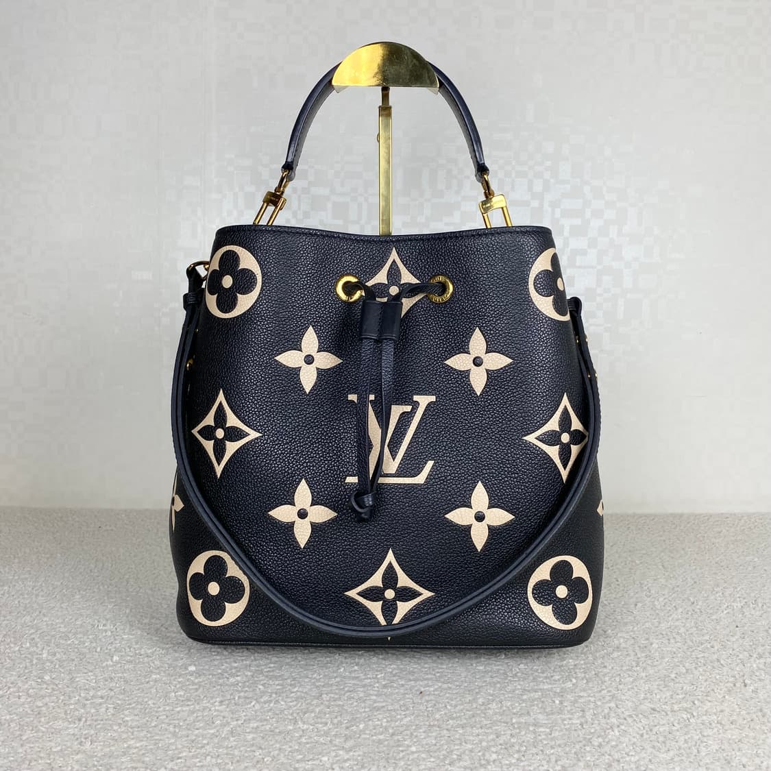 루이비통 네오노에 mm 바이칼라 상품이미지1