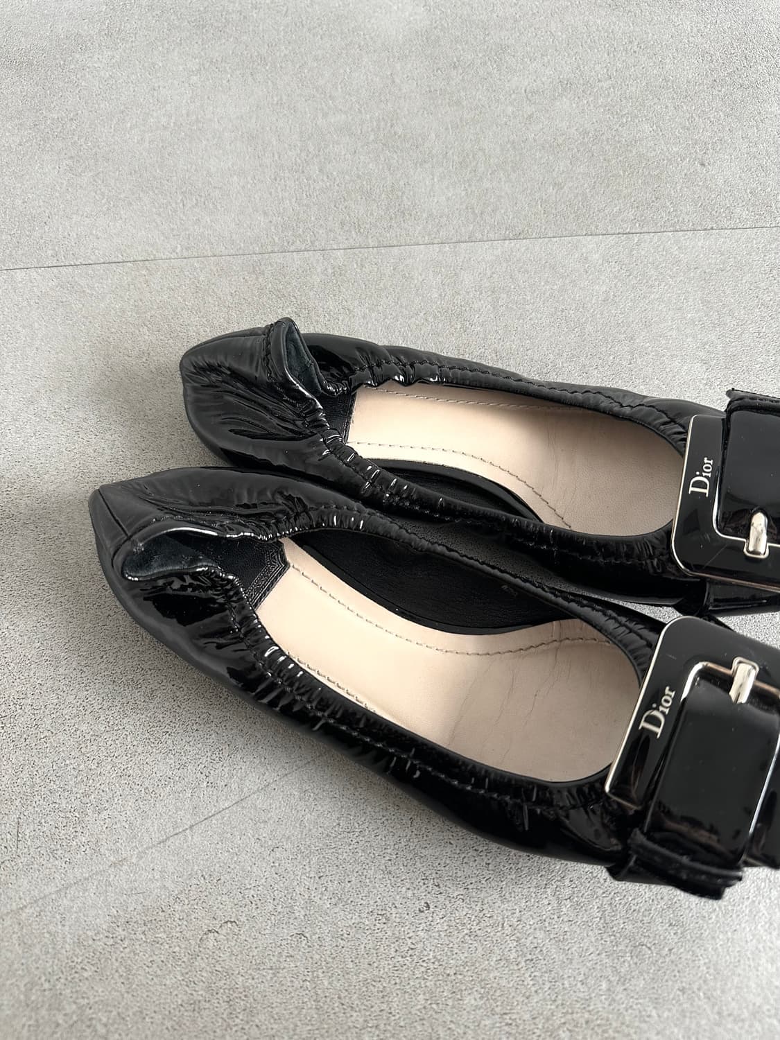 디올 레이디디올 블랙 버클 페이던트 플랫슈즈 상품이미지4
