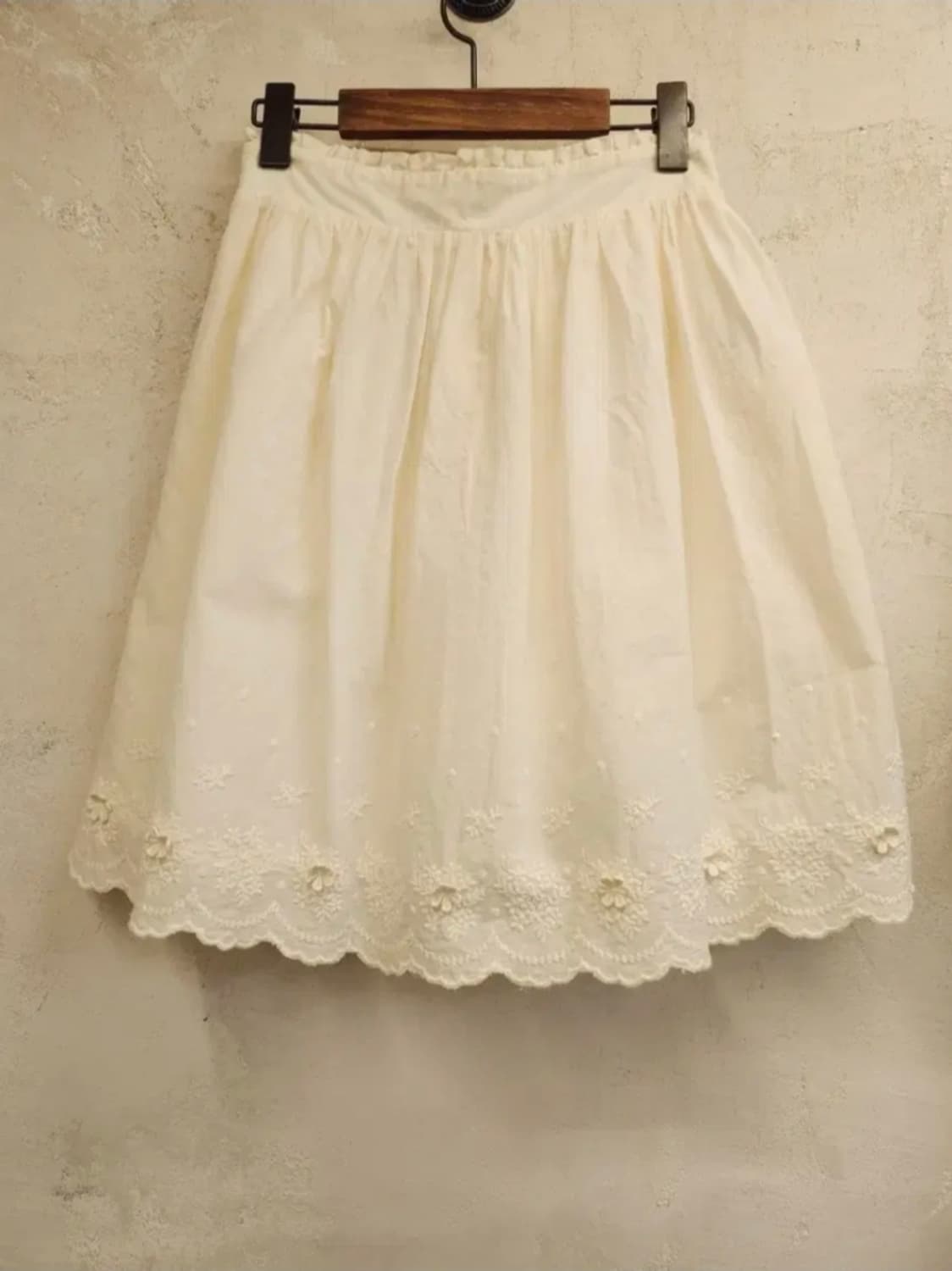 어스뮤직앤에콜지 자수스커트  상품이미지1