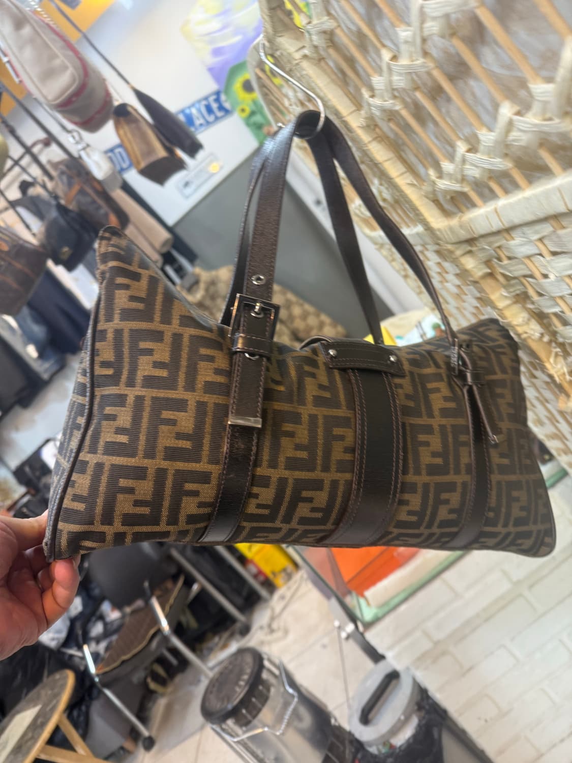 정품 펜디 주카 숄더백 팝니다 상품이미지4