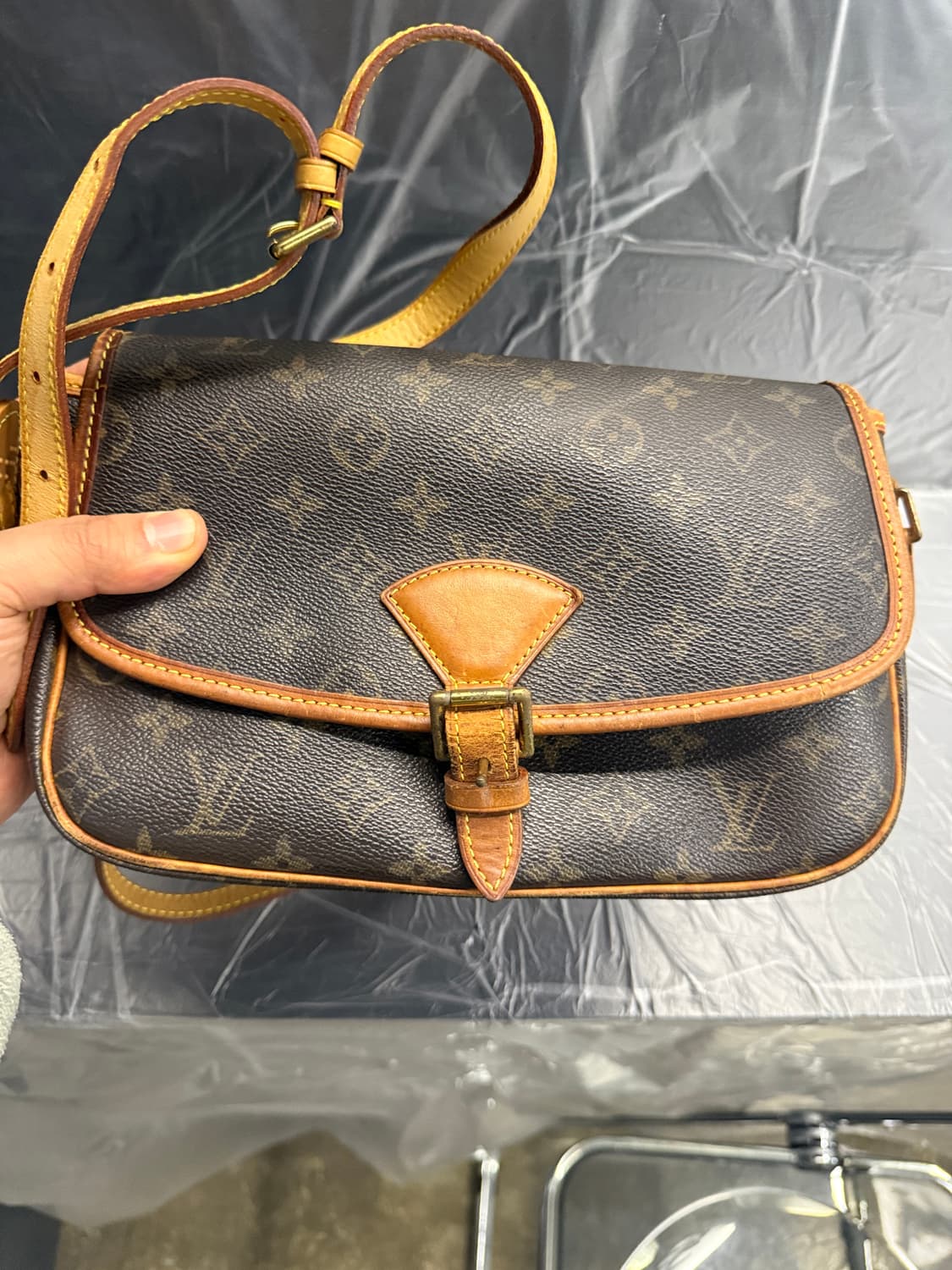 루이비통 솔로뉴 모노그램 캔버스 크로스백 상품이미지4