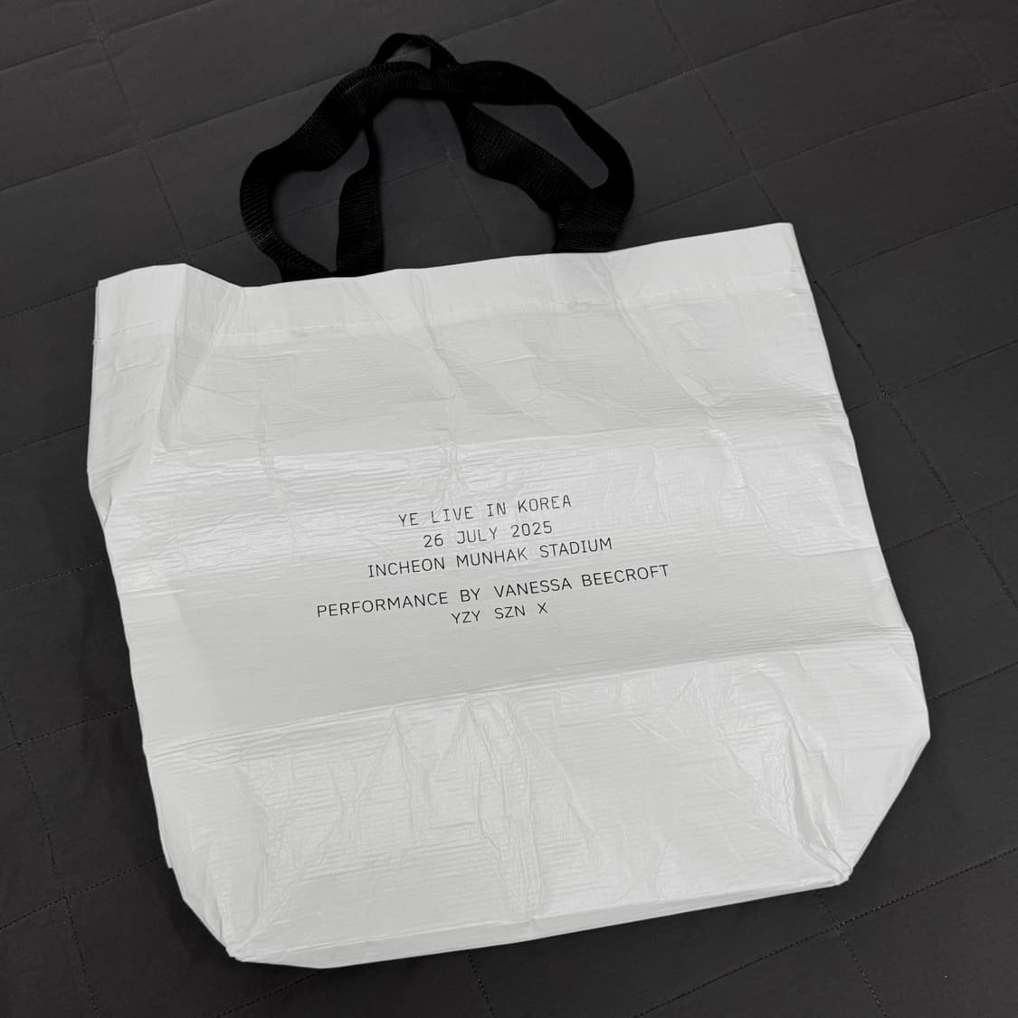 칸예웨스트 콘서트 VIP 전용 MD 토트백 에코백 새상품 상품이미지1