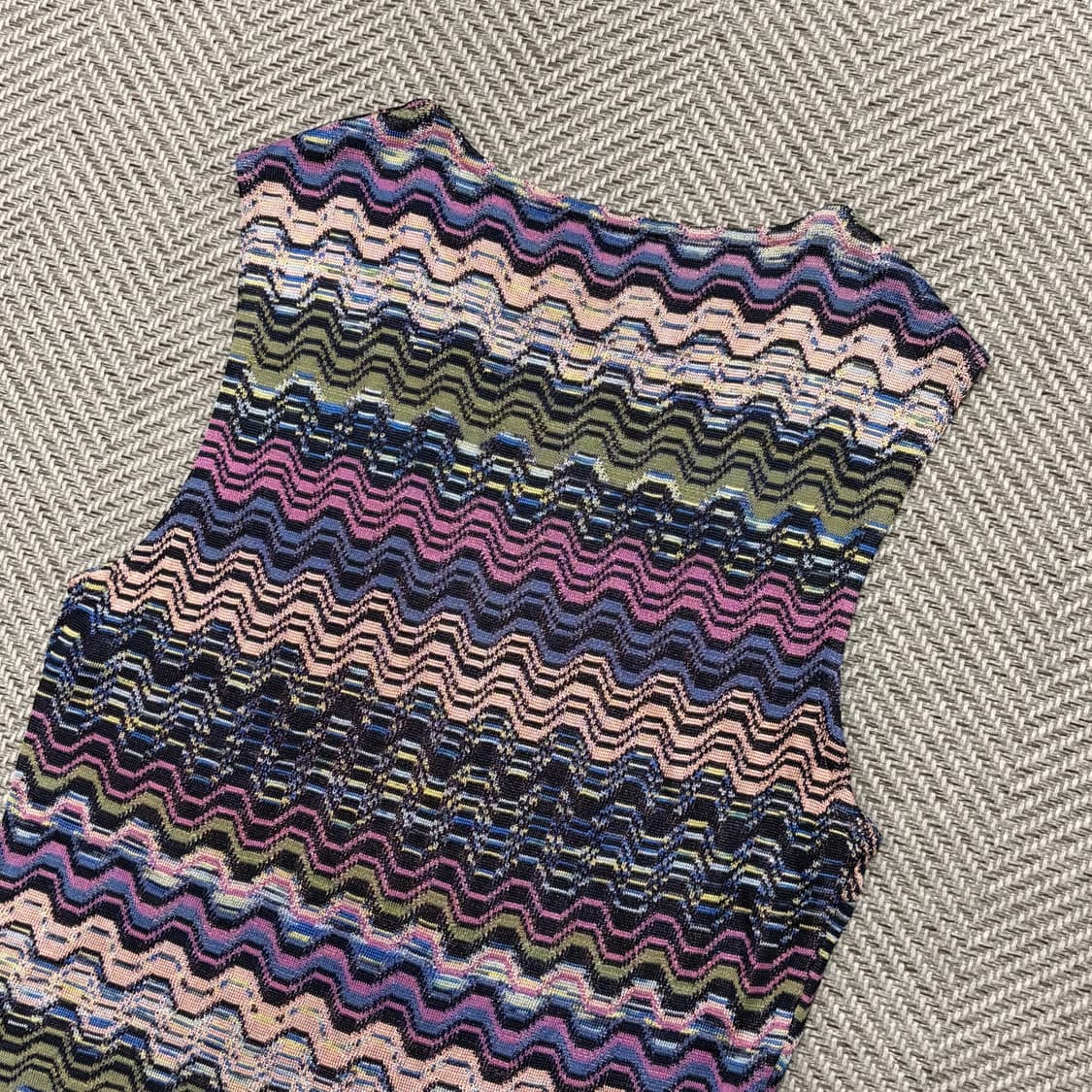 미쏘니 지그재그 패턴 탑 v1011 상품이미지4