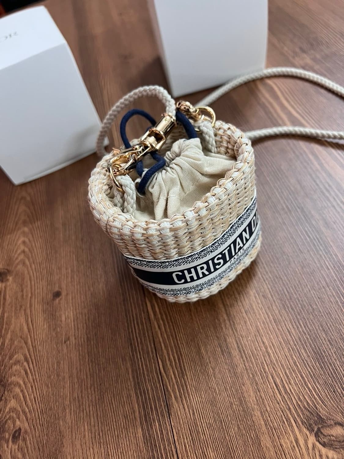  디올뷰티 라탄 드로스트링 미니 크로스백 디올기프트 상품이미지2