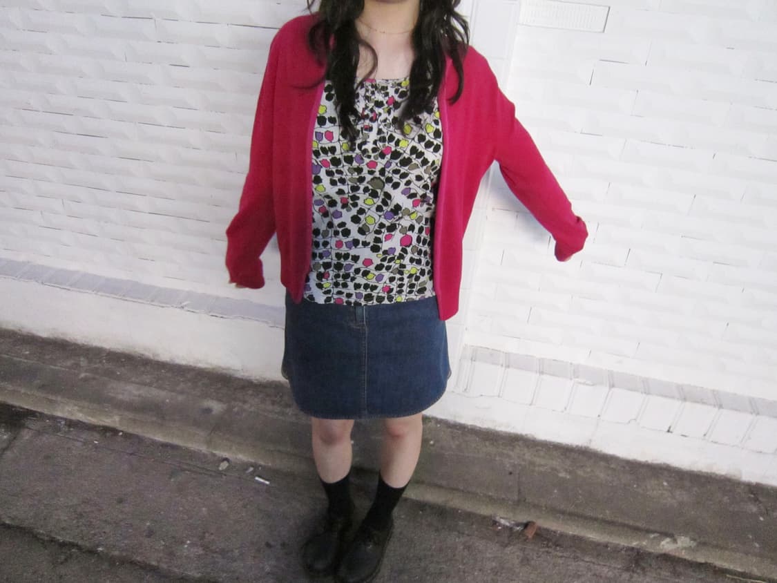 빈티지 슬리브리스 티셔츠 플로럴 프린팅 프론트 프릴 디테일 아이보리 상품이미지1