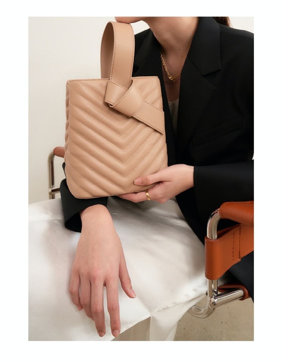 오스트카카OSTKAKA 퀼팅 버킷백 리카 미니 베이지 상품이미지1