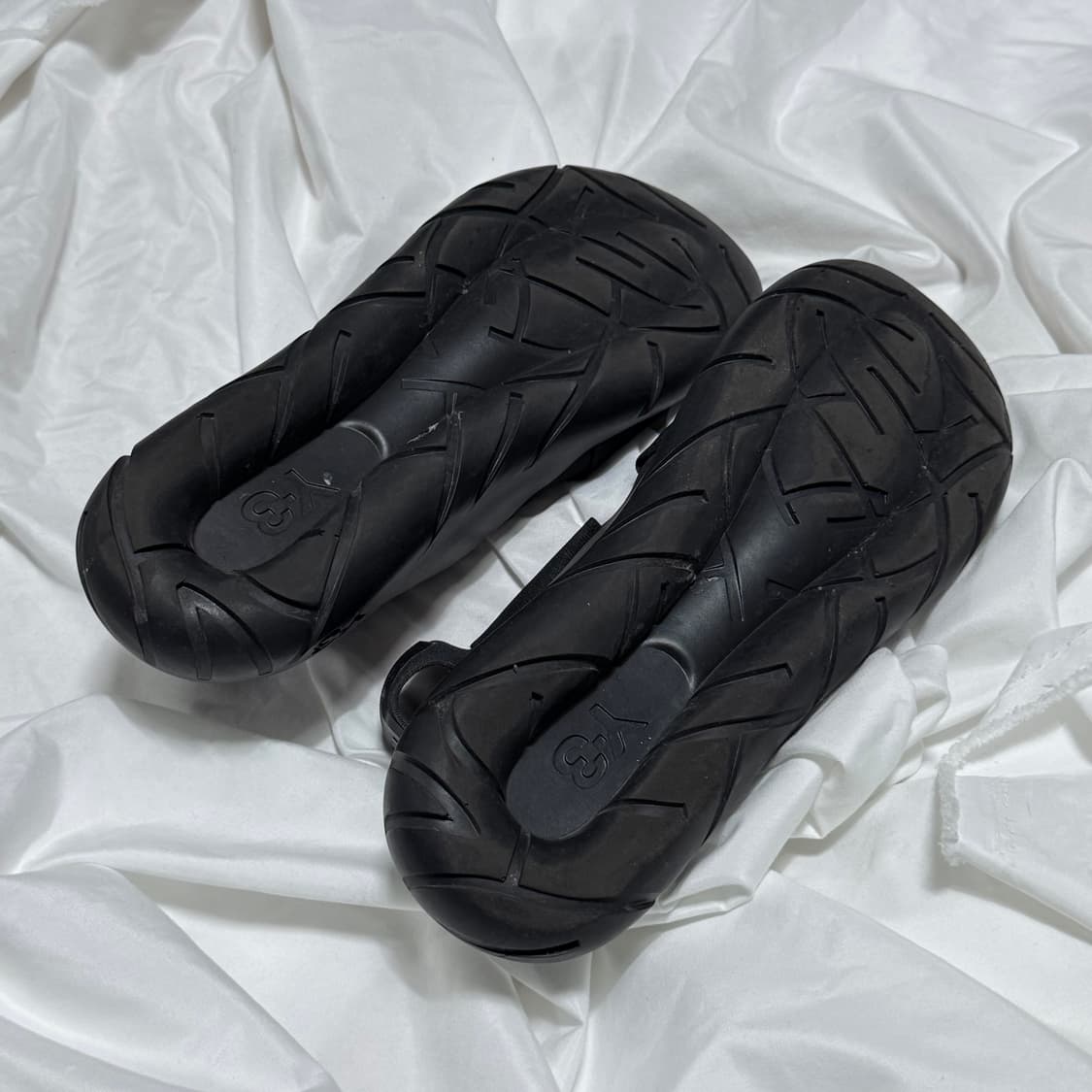 Y-3 콰사 샌들 트리플블랙  상품이미지4