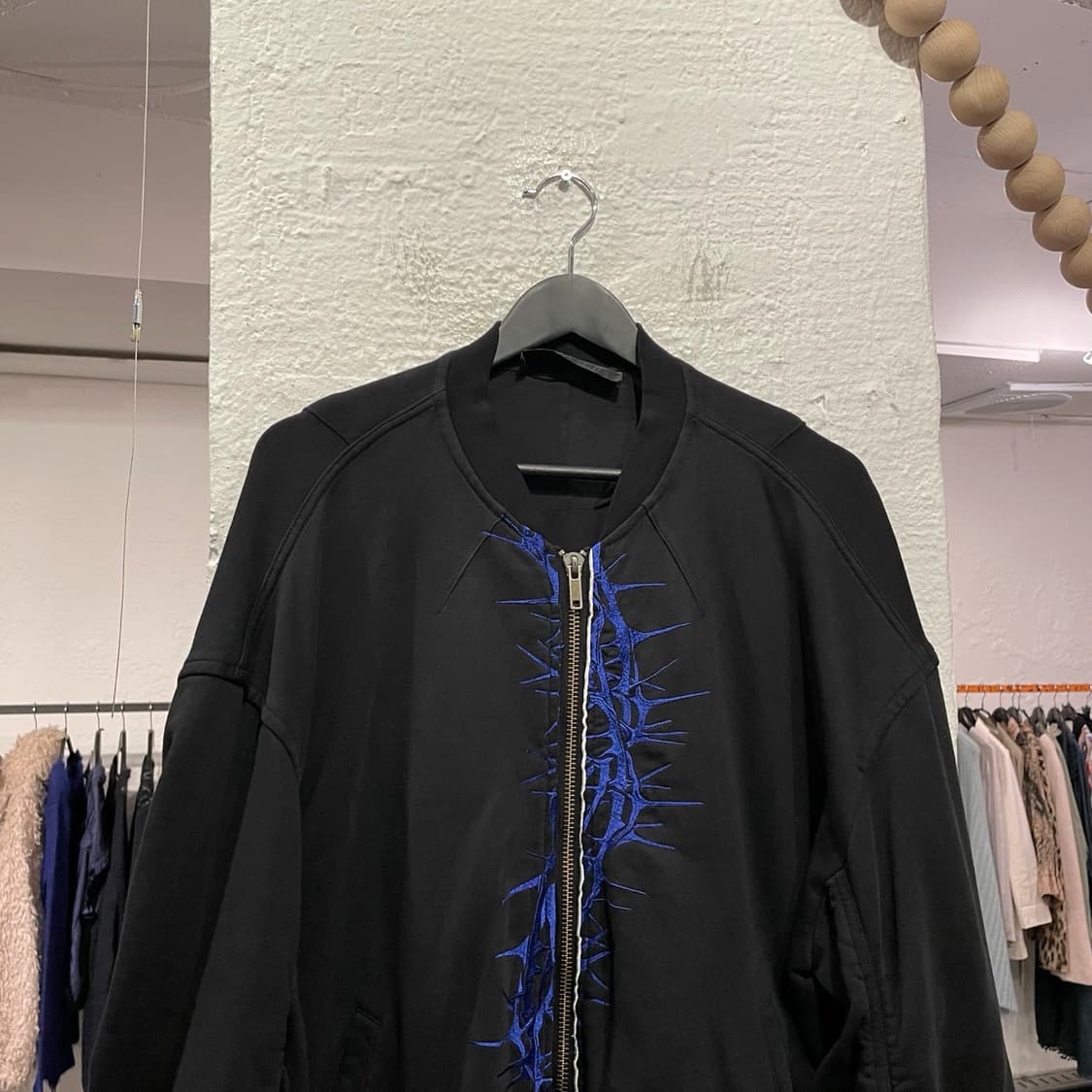 하이더아커만 가시 자수 봄버 상품이미지2