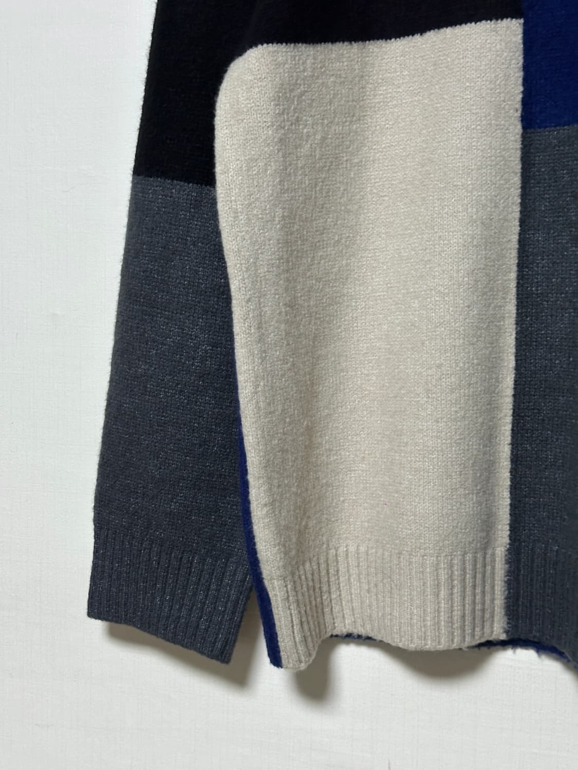 지오송지오 네이비 배색 니트 100 상품이미지5