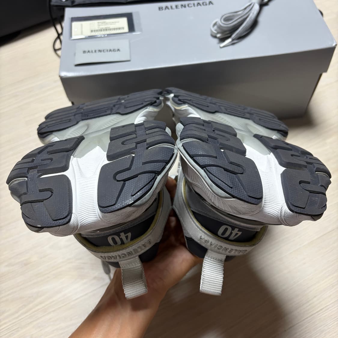 [40] 발렌시아가 카고 스니커즈 화이트 그레이 상품이미지5