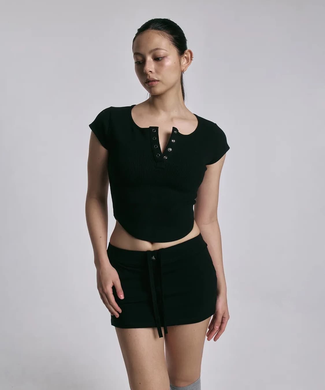플리즈노팔로우 제니 스냅탑 블랙 상품이미지1