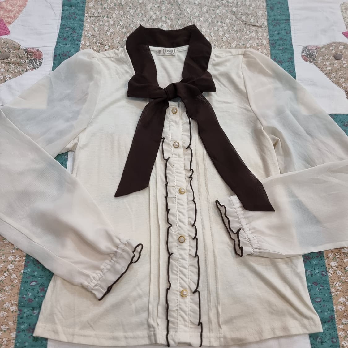 axes femme 브라운 리본 프릴 블라우스 상품이미지3