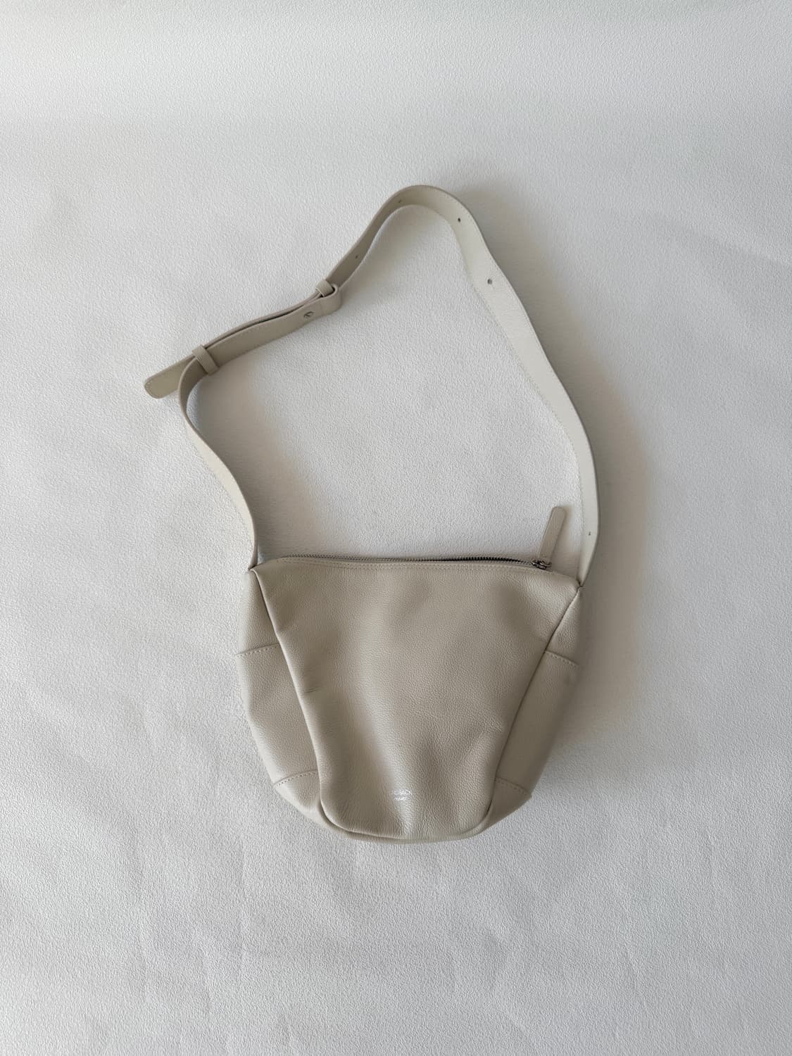 LAIDBACK 레더 크로스백 상품이미지1