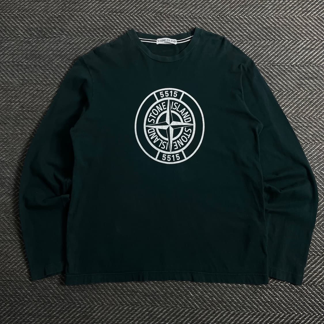 스톤아일랜드 와펜 빅로고 크루넥 롱슬리브 티셔츠 o 3918 상품이미지1