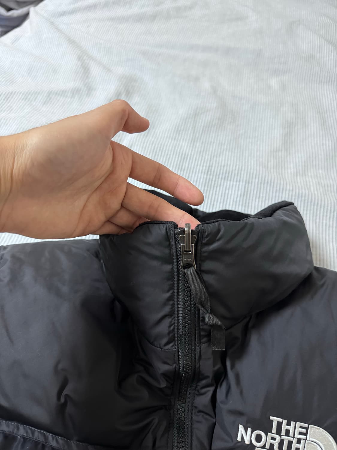 노스페이스 눕시 하이브리드 다운 볼 베스트 블랙 상품이미지5