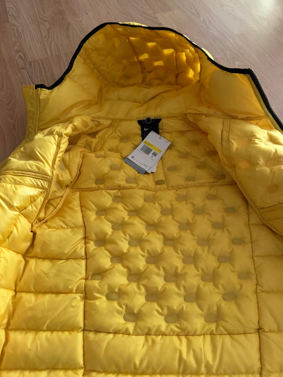 나이키 에어로로프트 테크 집업 상품이미지3