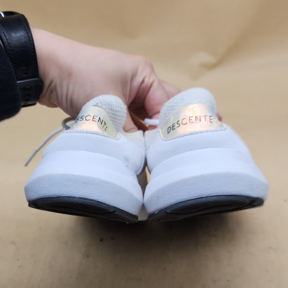 데상트 네오레이스2.0 여성운동화240  상품이미지4