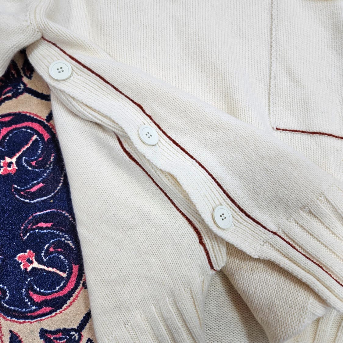 주카스페이스(ZucaSpace) 사이드 버튼 빅포켓 니트 46size 상품이미지3