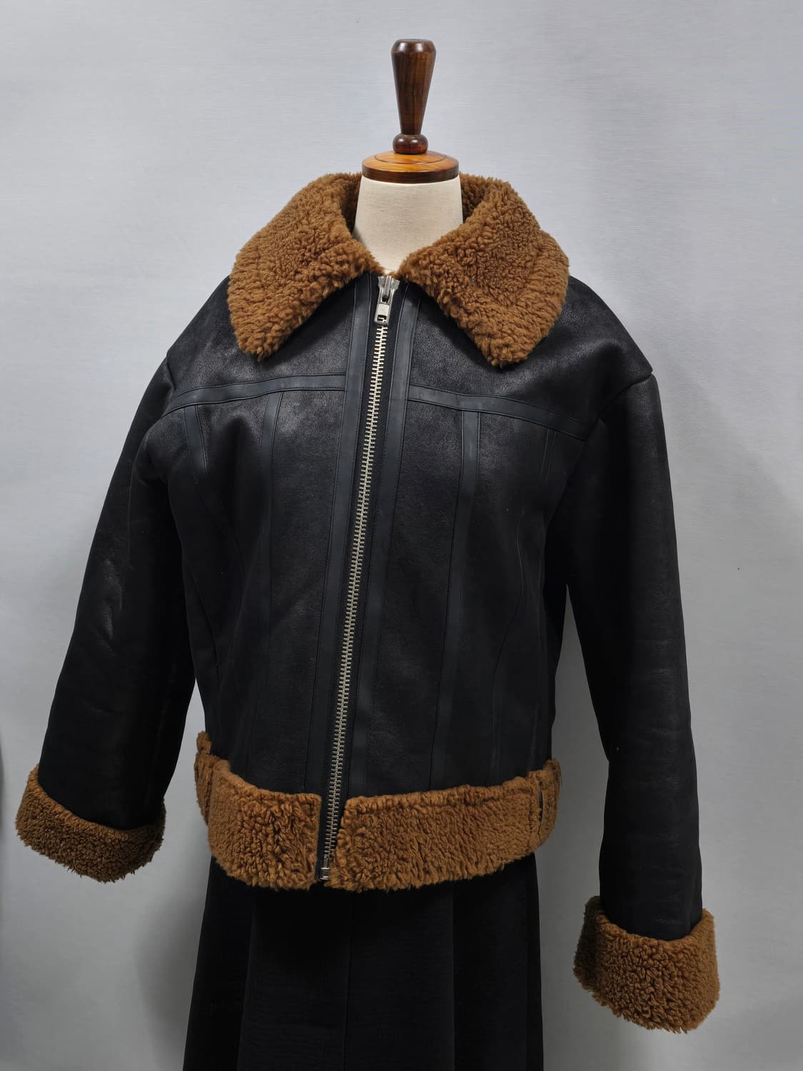 Lartigent 라티젠 블랙 무스탕 자켓 상품이미지6