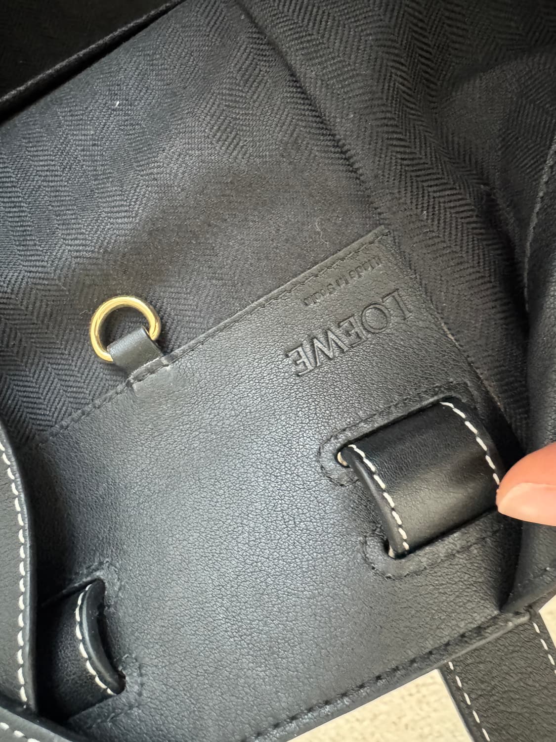 로에베 폰드 쇼퍼백 블랙 상품이미지4