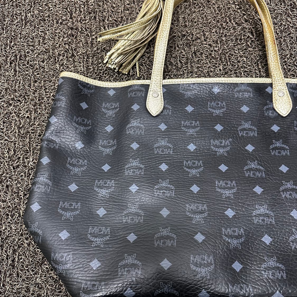 MCM 엠씨엠 라이언 비세토스 여성 토트백 상품이미지7