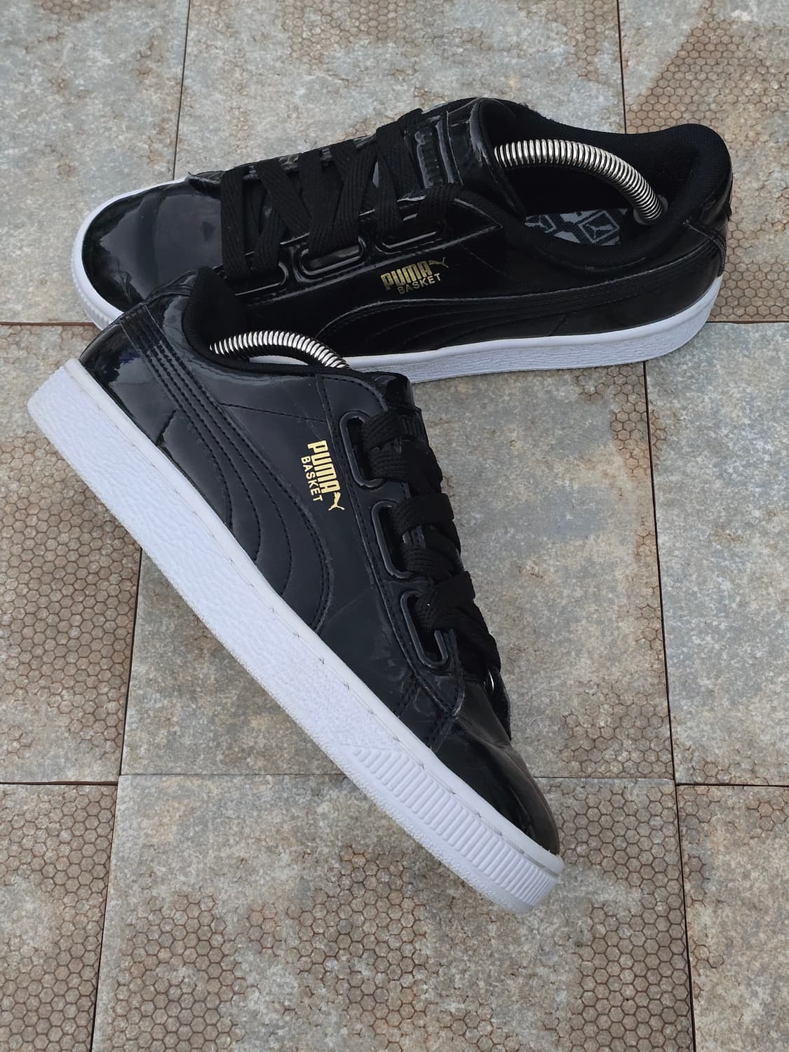 (240)푸마 바스켓 하트 페이턴트 블랙 상품이미지6