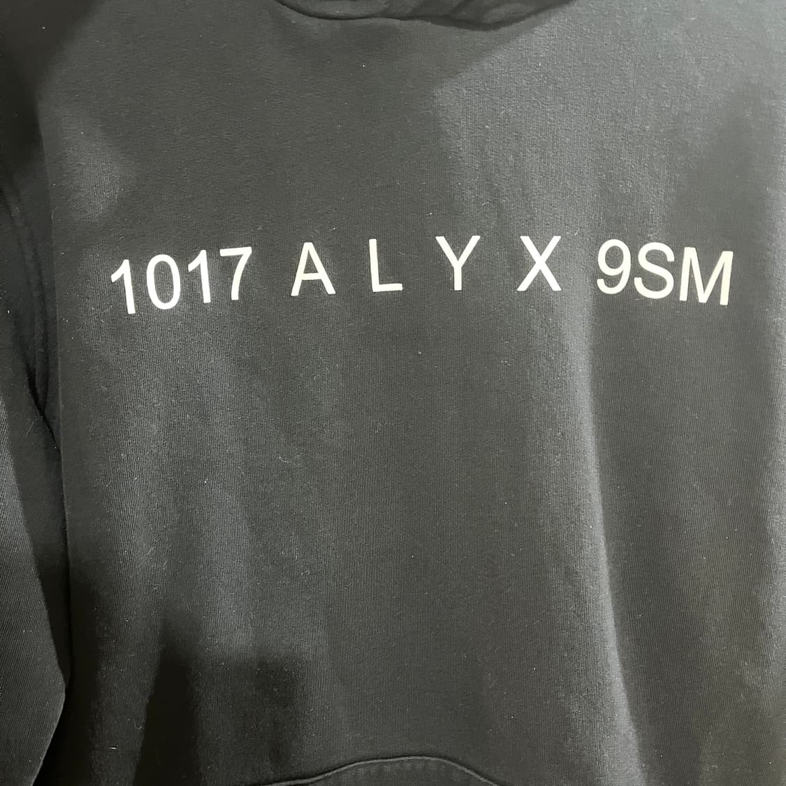 (XL) 1017 ALYX 9SM 로고 프린트 드로스트링 후드티 상품이미지2