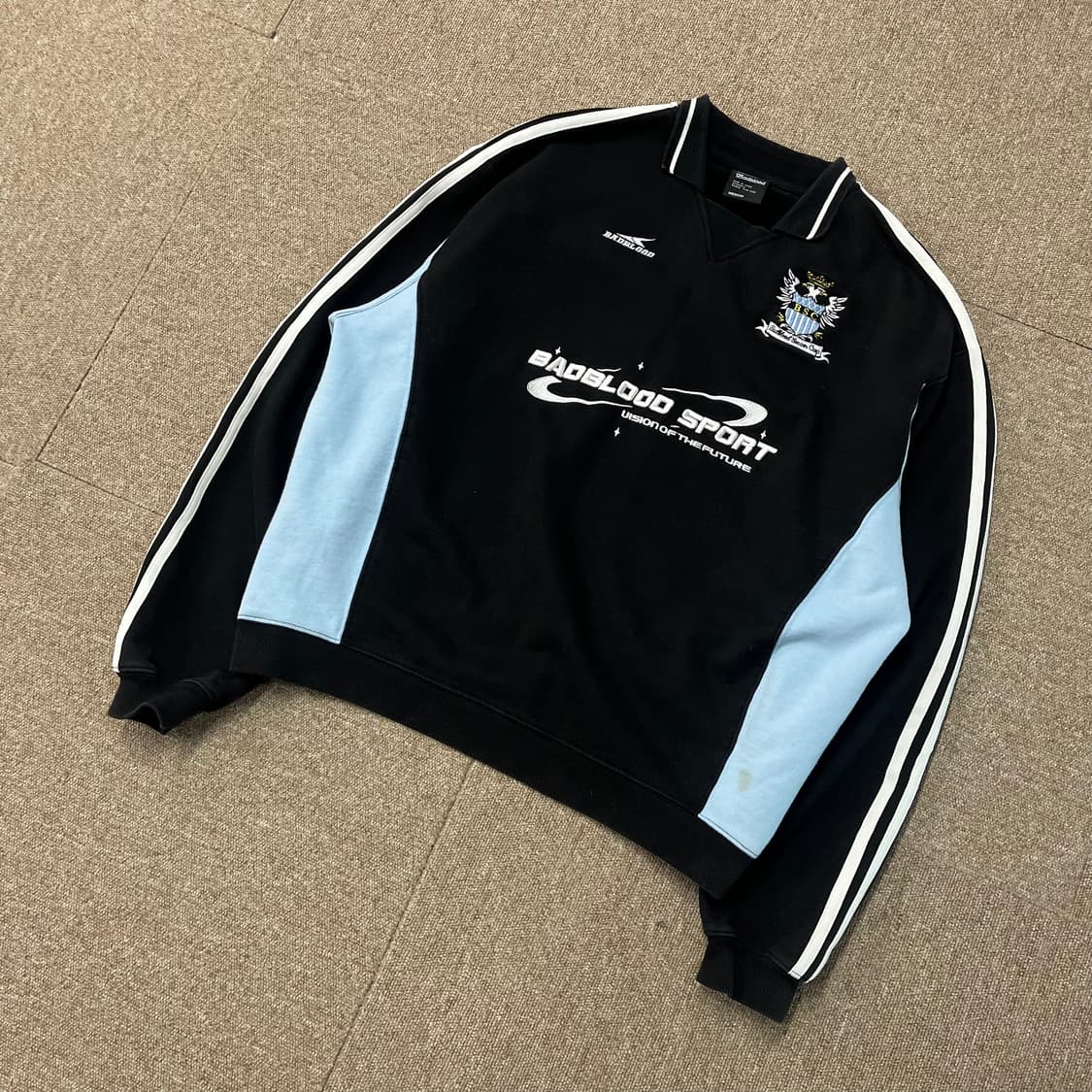  배드블러드 싸커캠프 맨투맨 상품이미지1