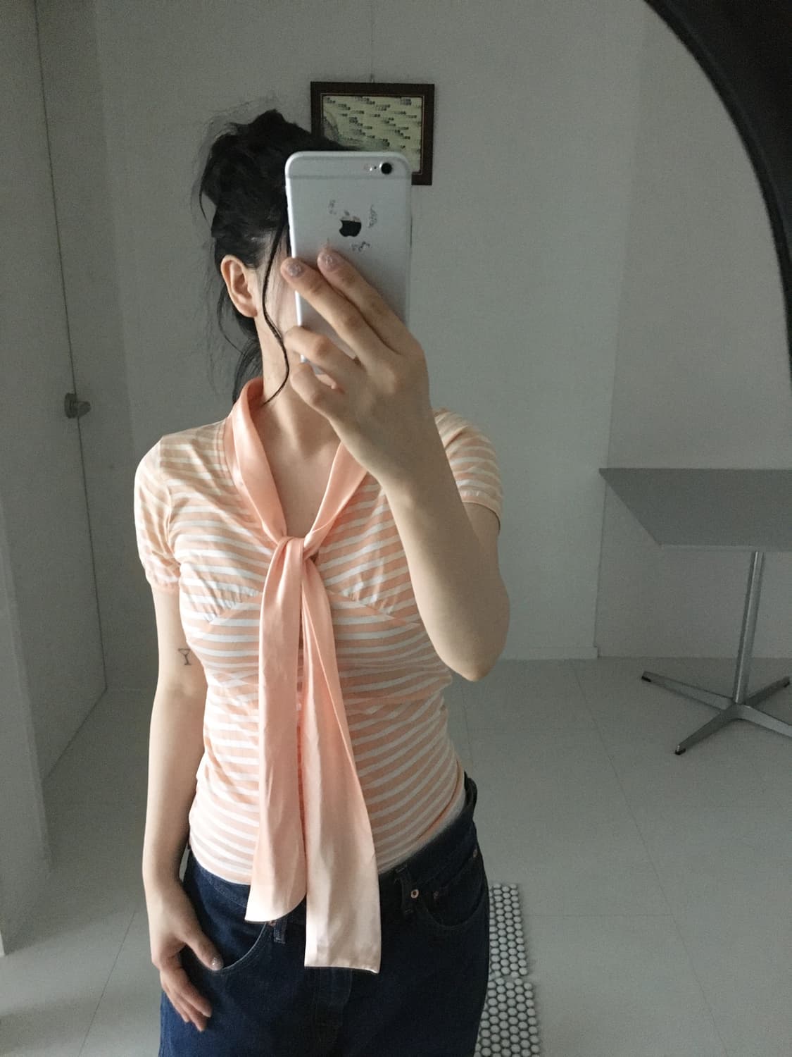 stripe neck tie tee 상품이미지1