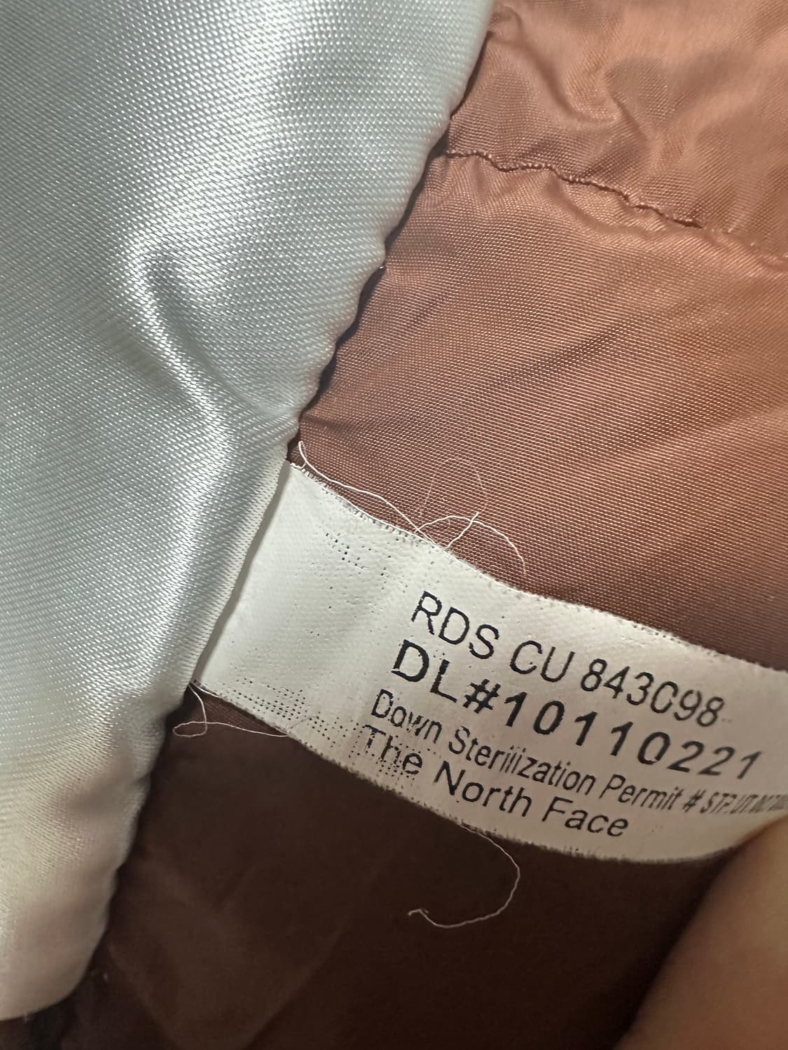 한국에서 못구하는 노스페이스 눕시 레트로 1996 다크오크 상품이미지3