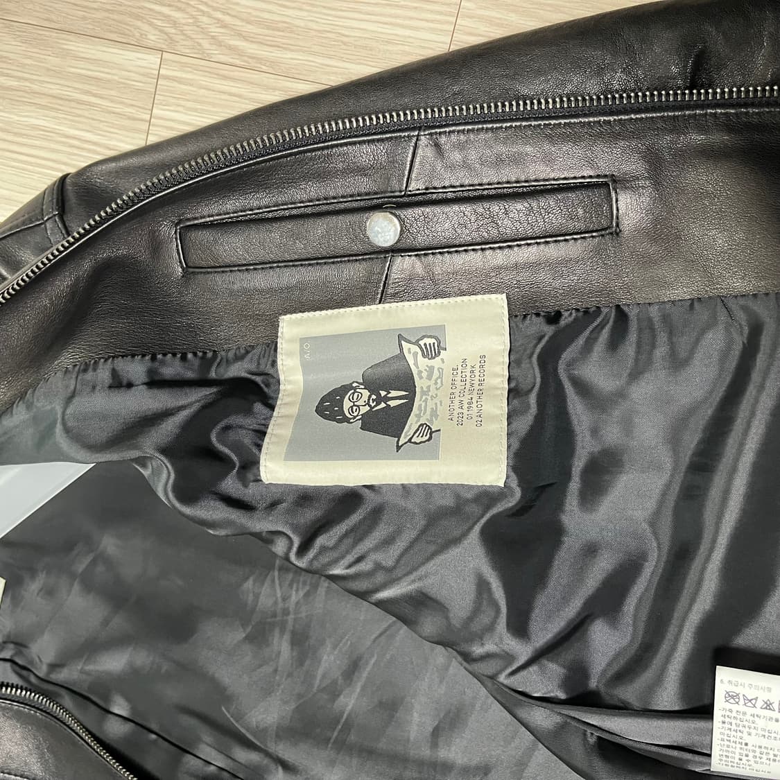 어나더 오피스 양 가죽자켓 유틸리티 블루종 01 사이즈 상품이미지3